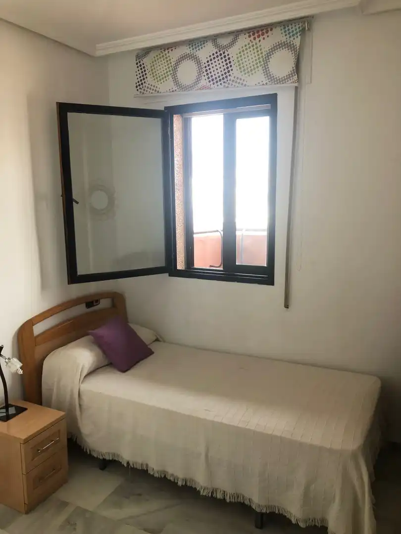Habitación de Piso de alquiler en Algeciras con Amueblado