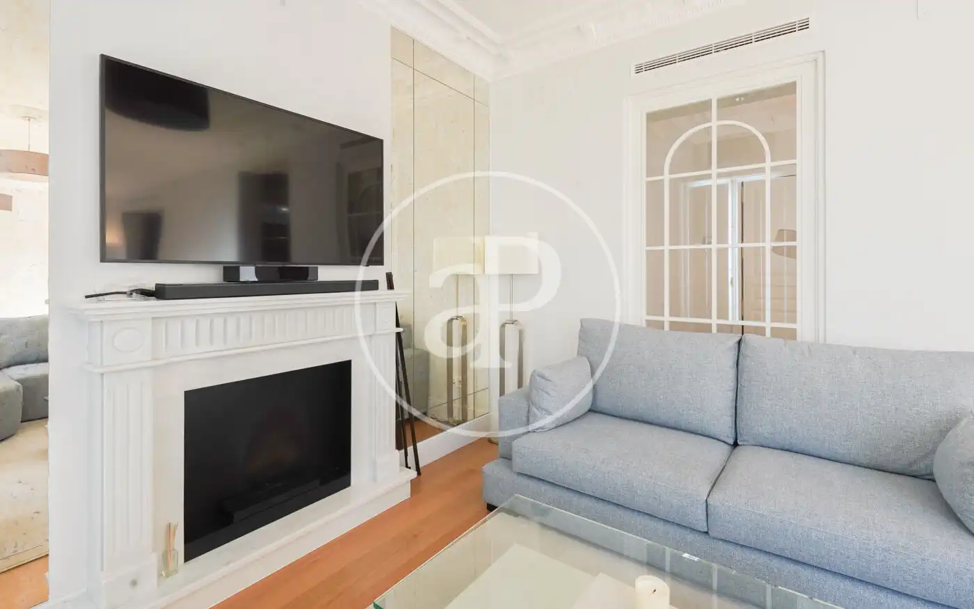 Living room of Flat for sale in Madrid  with Air Conditioner, Heating and Storage room