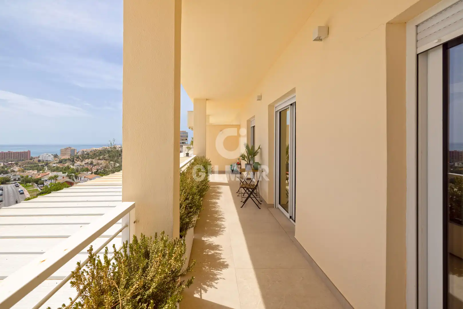 Vista exterior de Dúplex en venta en Benalmádena con Calefacción, Jardín privado y Piscina