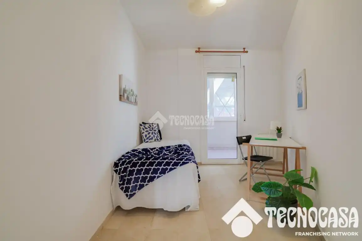 Schlafzimmer von Wohnung zum Verkauf in Barcelona mit Klimaanlage und Balkon
