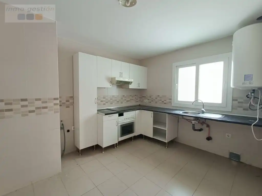 Kitchen of Flat for sale in Estepona