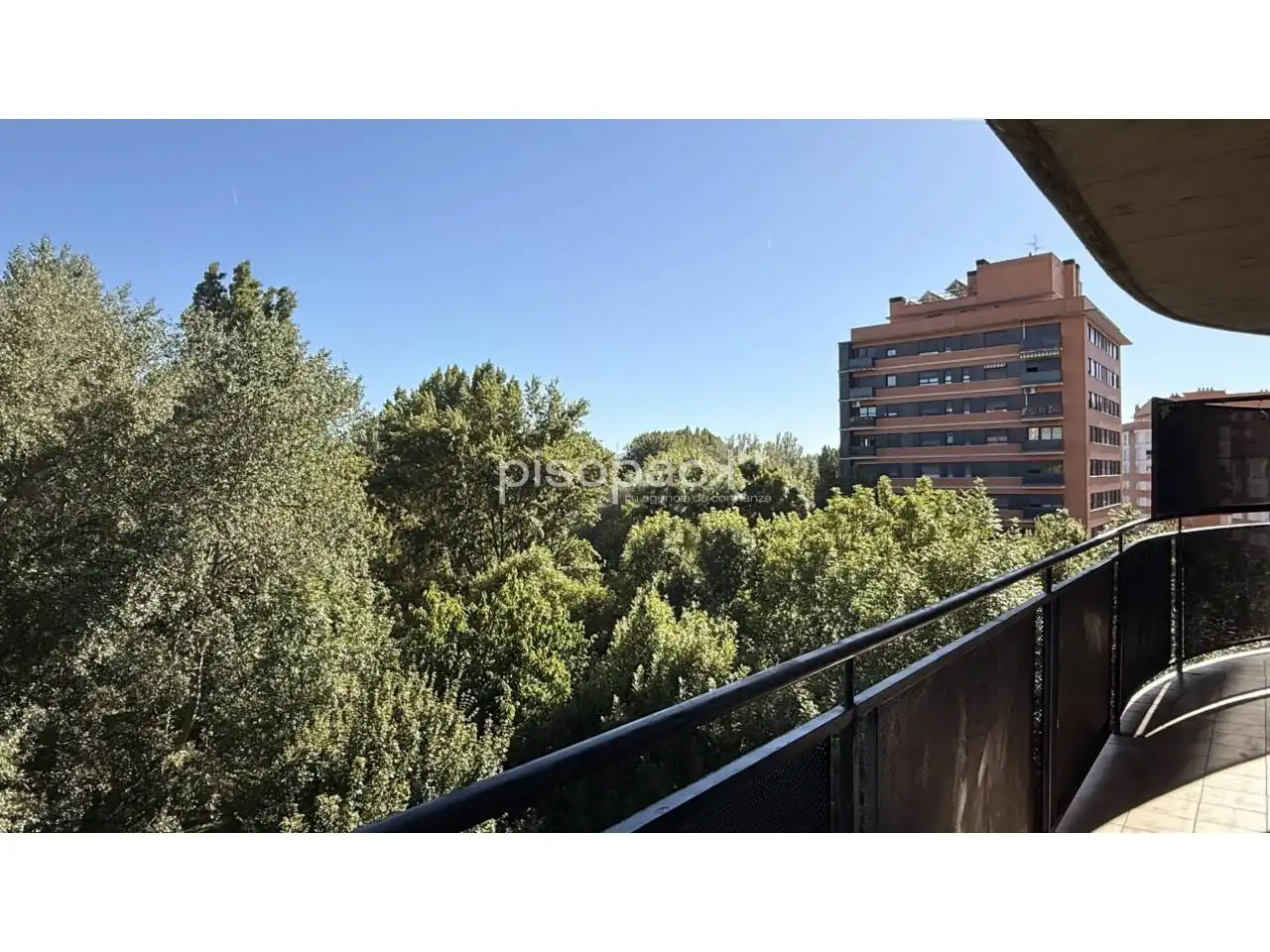 Exterior view of Flat for sale in  Pamplona / Iruña  with Air Conditioner, Heating and Terrace