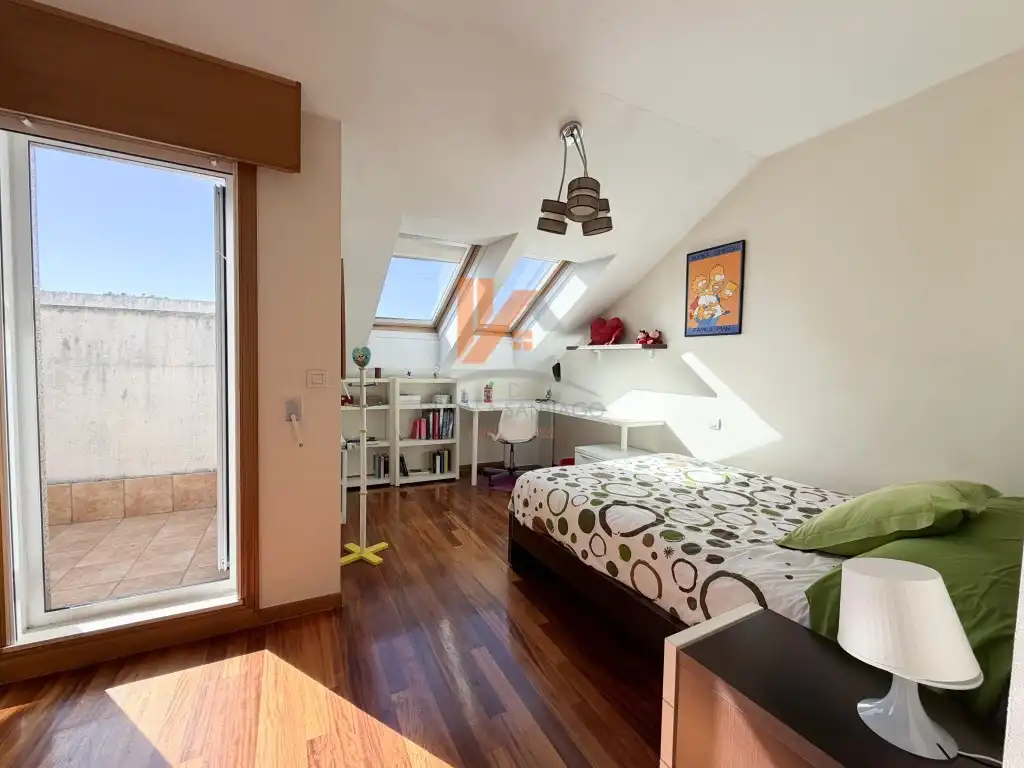 Habitación de Piso en venta en Santiago de Compostela  con Terraza, Amueblado y Horno