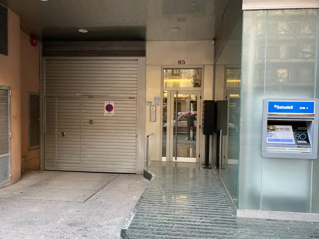 Ufficio con ascensore in vendita a Passeig de Pere III