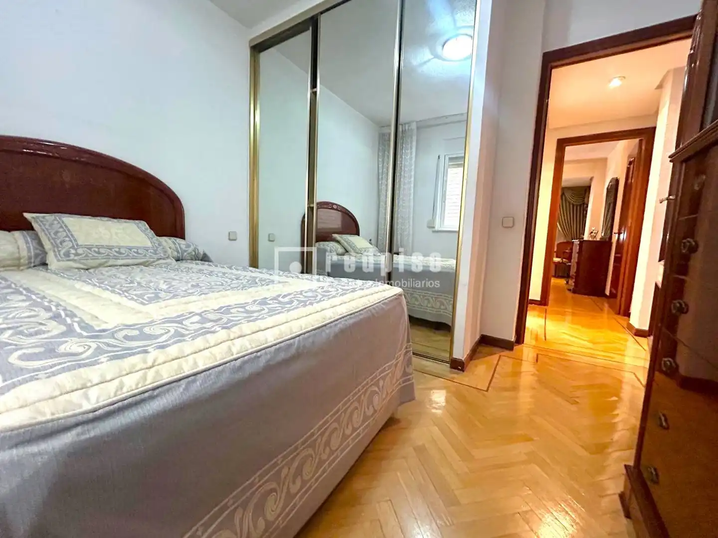 Dormitori de Pis en venda en Madrid amb Calefacció, Parquet i Terrassa