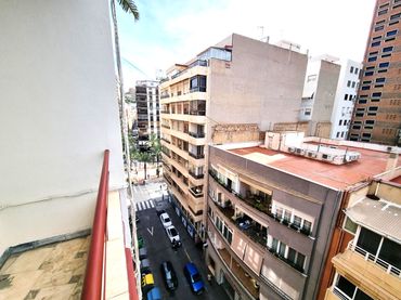 Pis amb ascensor en venda a Calle Pintor Cabrera 6