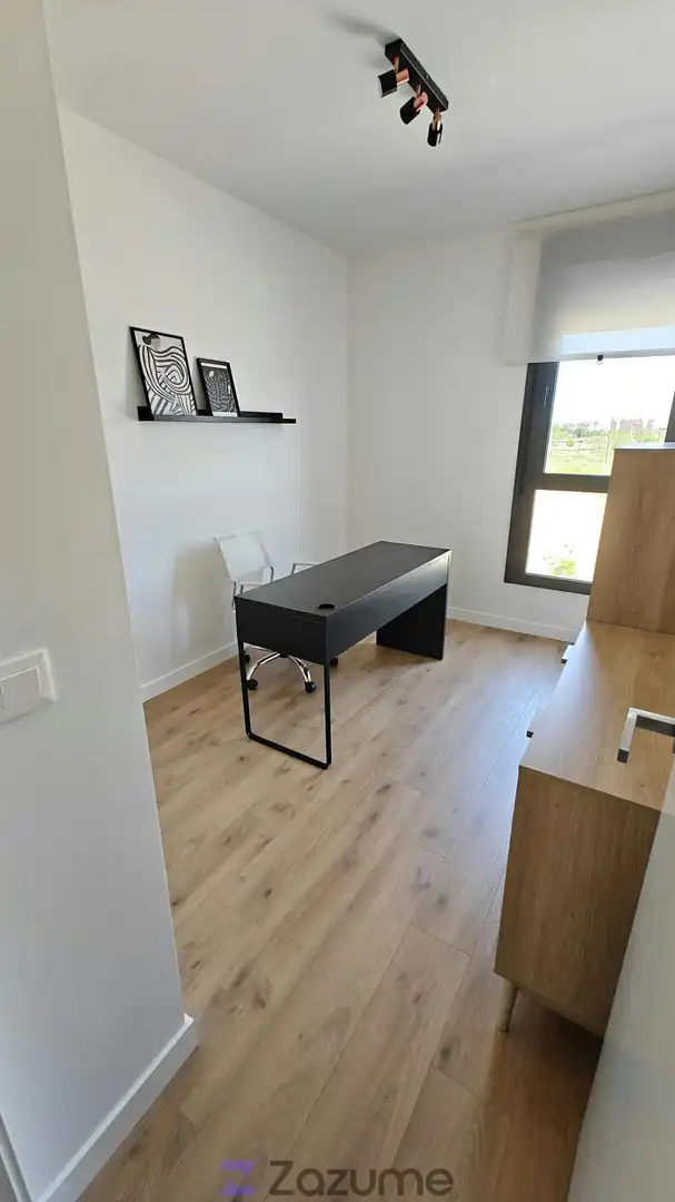 Flat for rent in Sevilla  with Air Conditioner, Private garden and Parquet flooring