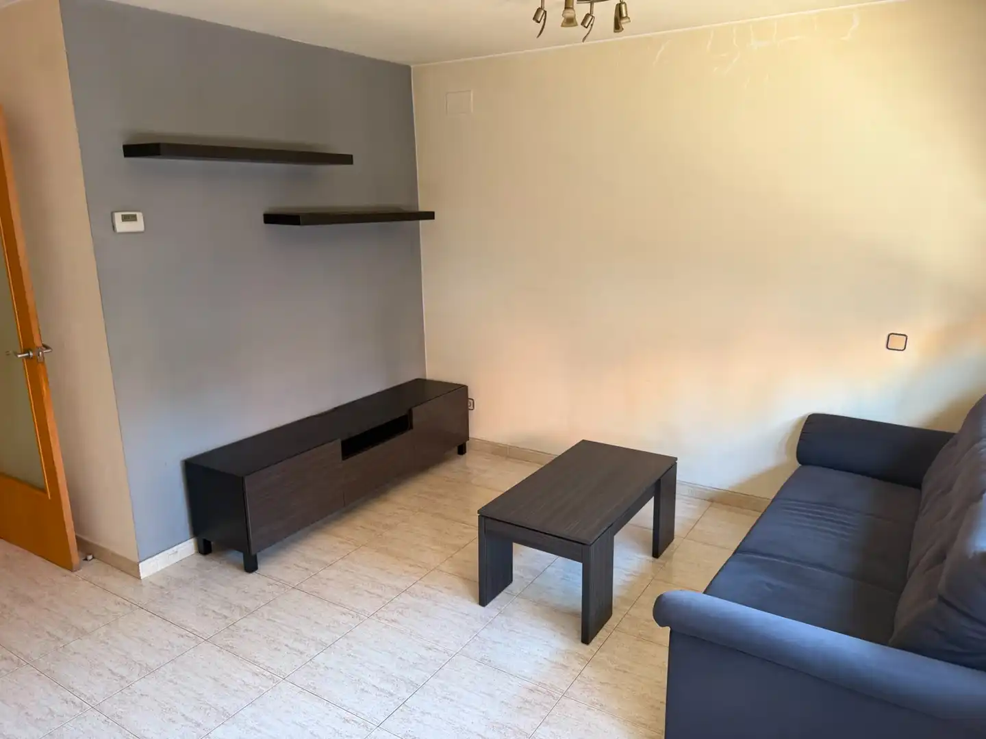Wohnzimmer von Dachboden zum Verkauf in Badalona mit Heizung, Terrasse und Ofen