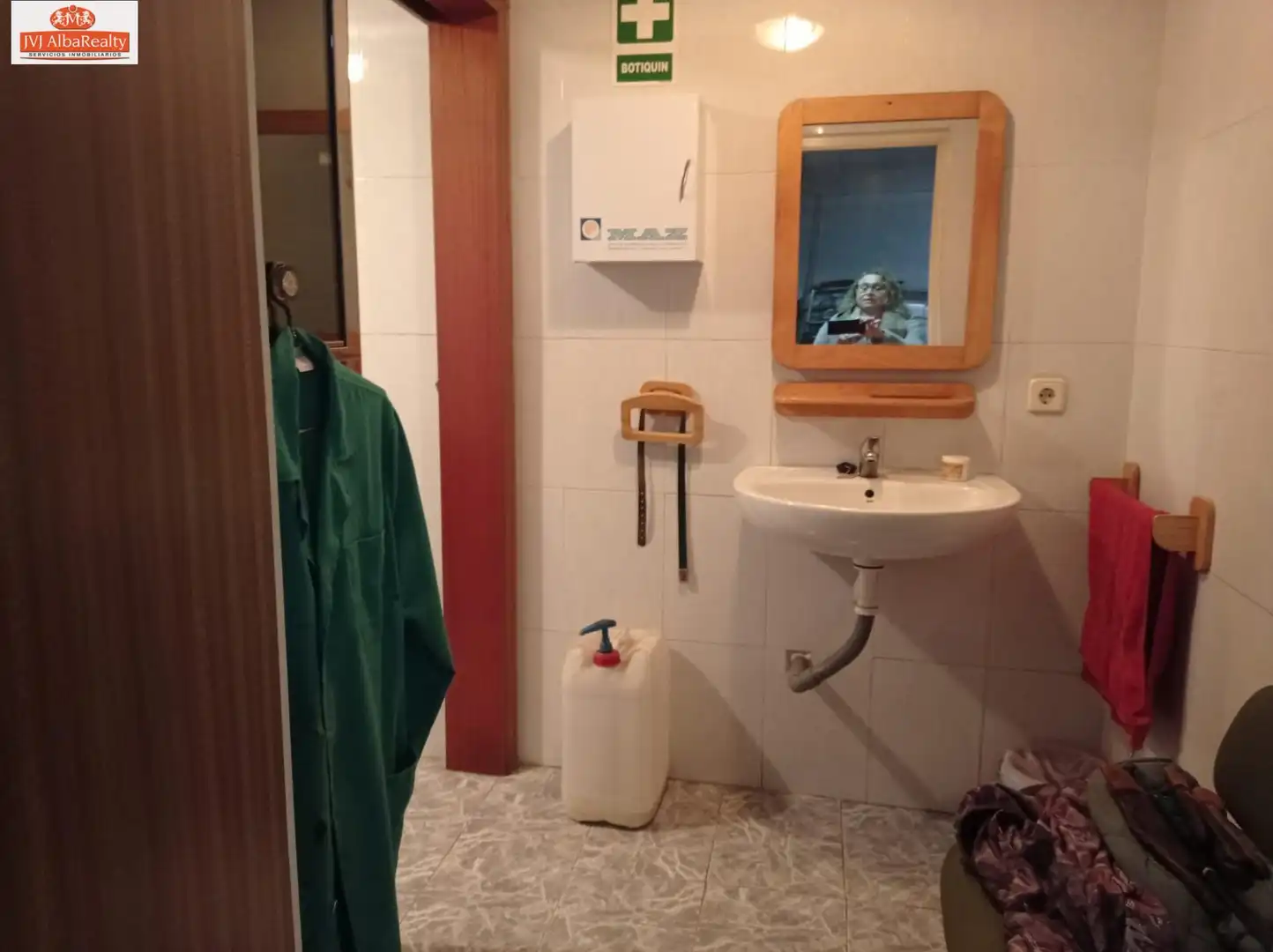 Bathroom of Commercial properties for sale in Albacete