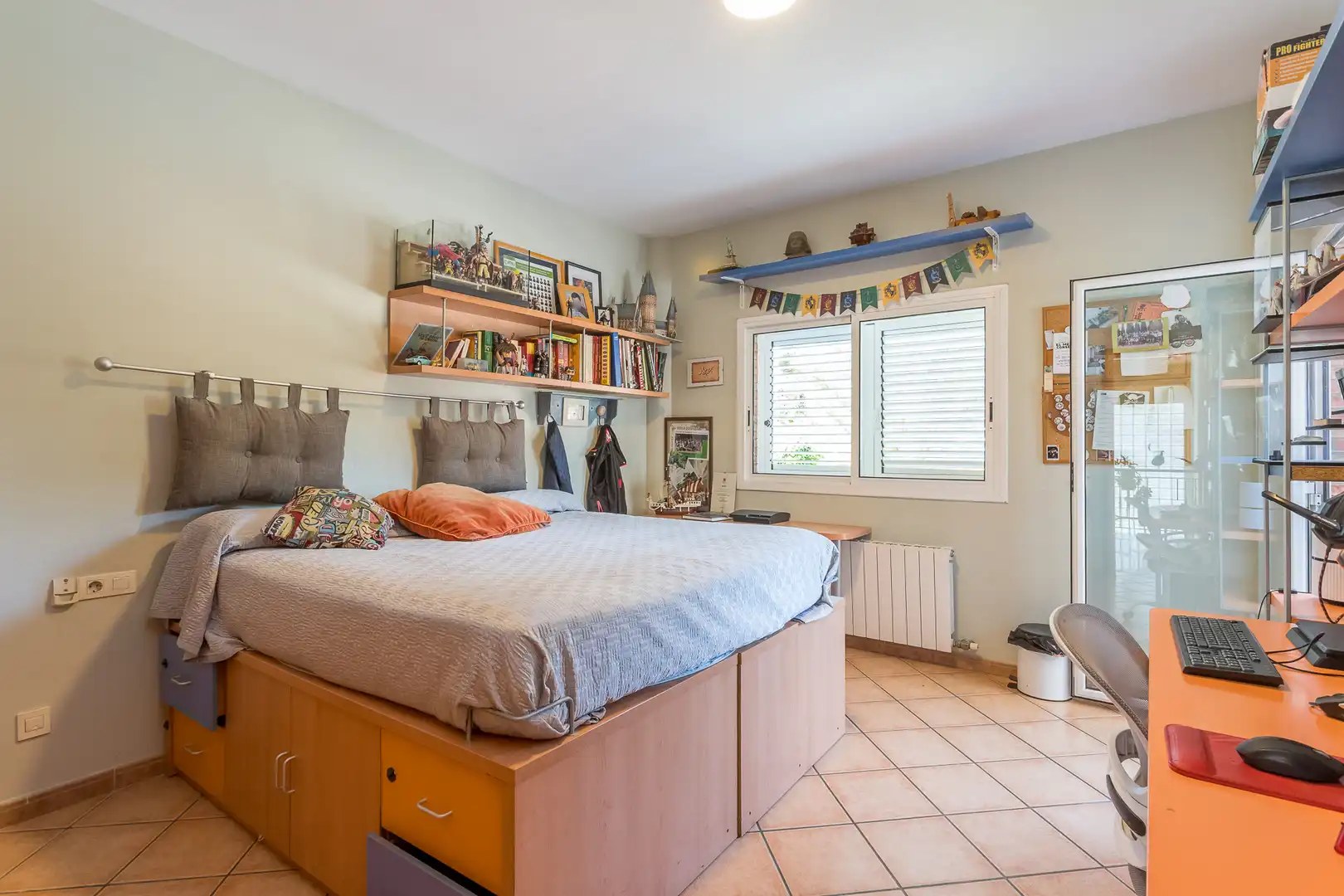 Habitación de Casa o chalet en venta en Gavà con Calefacción, Piscina y Horno