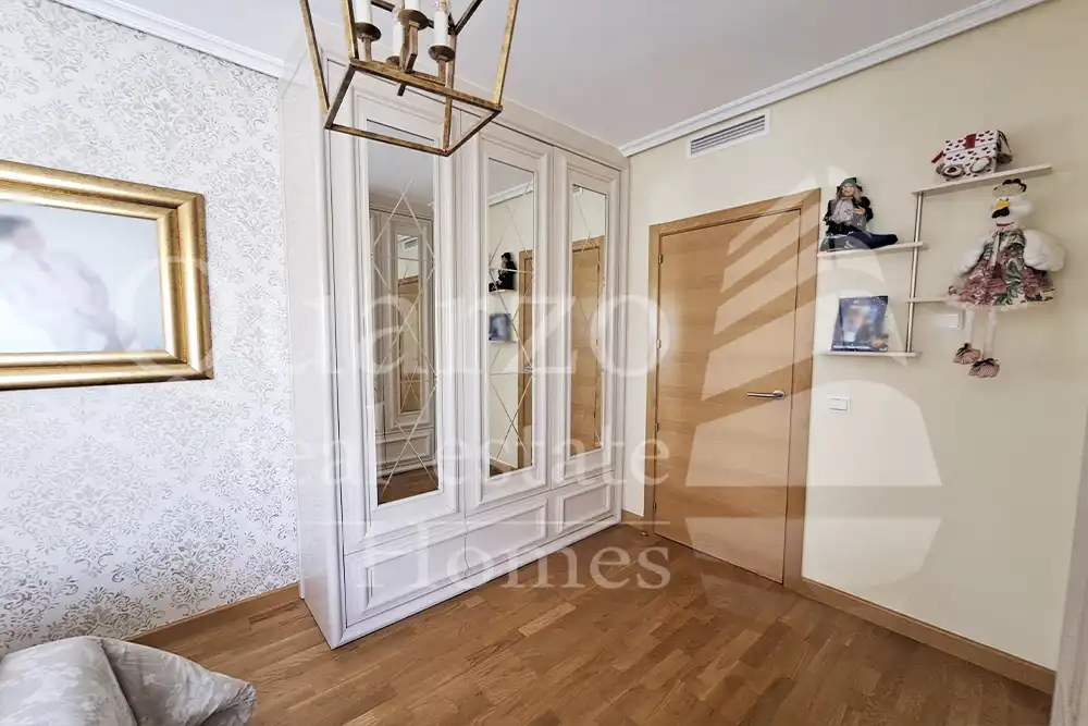 Habitación de Casa adosada en venta en Plasencia con Calefacción, Terraza y Balcón