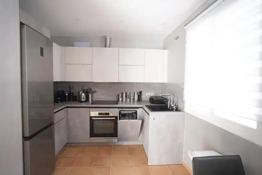 Cuina de Casa o xalet en venda en Marbella amb Aire condicionat, Calefacció i Jardí privat