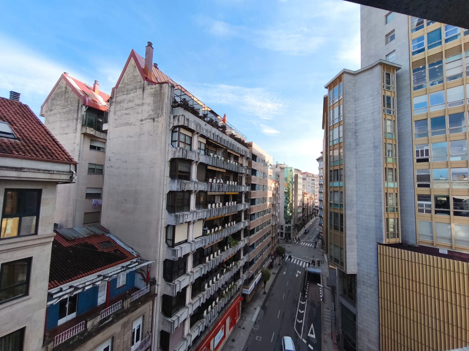 Vista exterior de Pis en venda en Ourense Capital  amb Calefacció, Parquet i Moblat