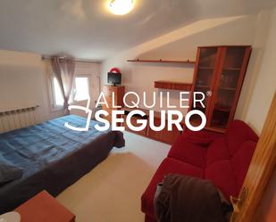 Bedroom of Flat to rent in Cella