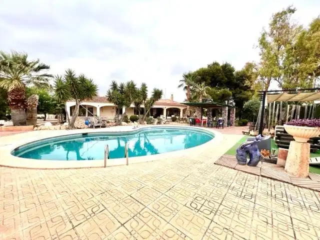 Piscina de Casa o chalet en venta en Alicante / Alacant con Calefacción, Jardín privado y Trastero