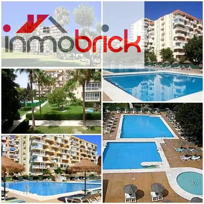 Vista exterior de Piso de alquiler en Benalmádena con Piscina comunitaria