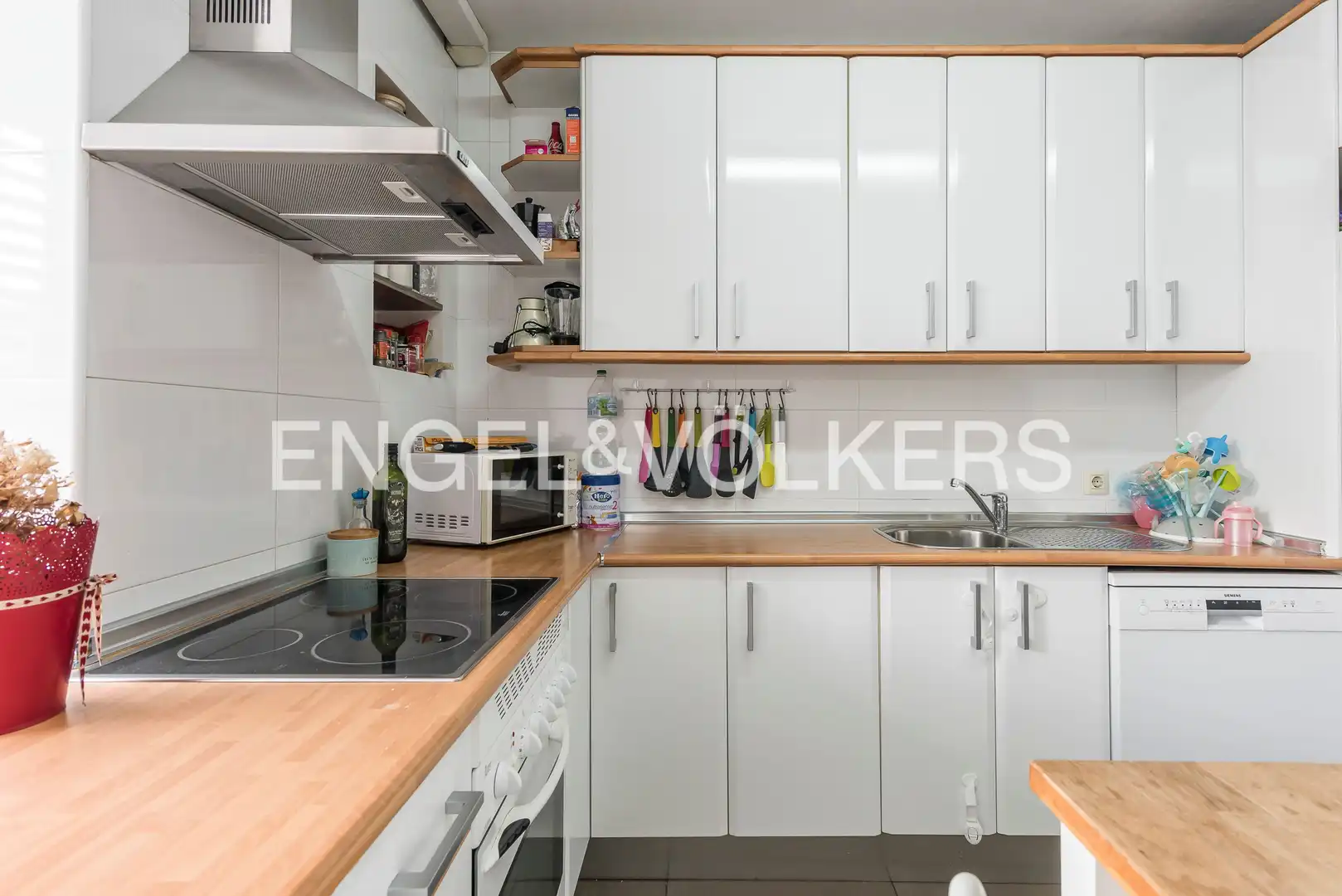 Kitchen of Flat for sale in Madrid  with Air Conditioner, Heating and Parquet flooring