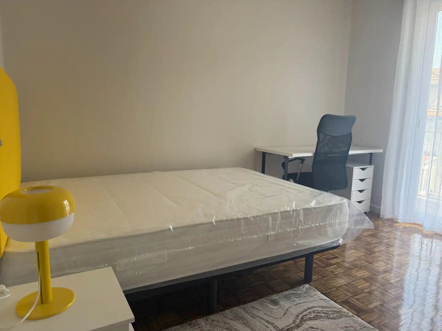 Schlafzimmer von Wohnung zur Miete in Ourense Capital  mit Heizung und Balkon