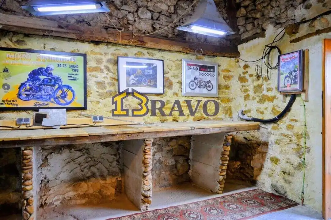 Casa adosada en venta en Merindad de Cuesta-Urria