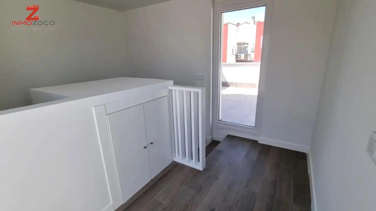 Habitación de Casa adosada en venta en Las Rozas de Madrid con Calefacción, Jardín privado y Terraza