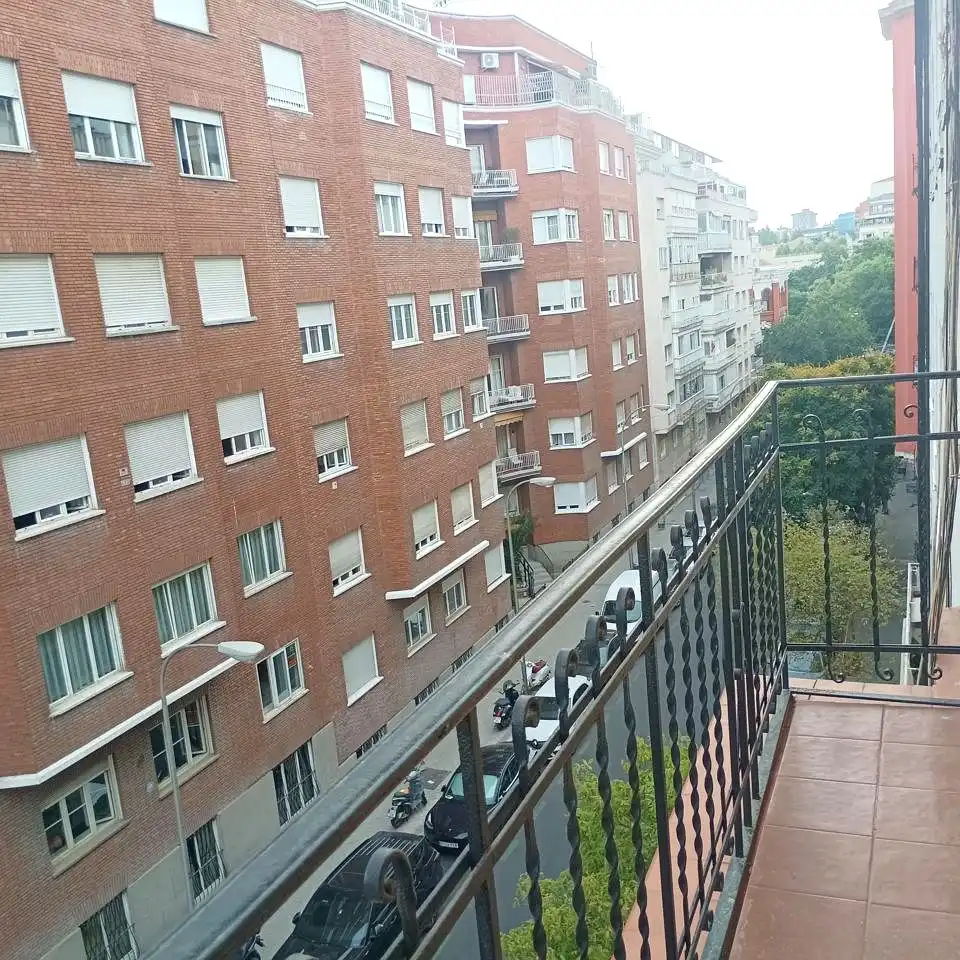 Vista exterior de Piso de alquiler en Madrid con Aire acondicionado, Calefacción y Terraza