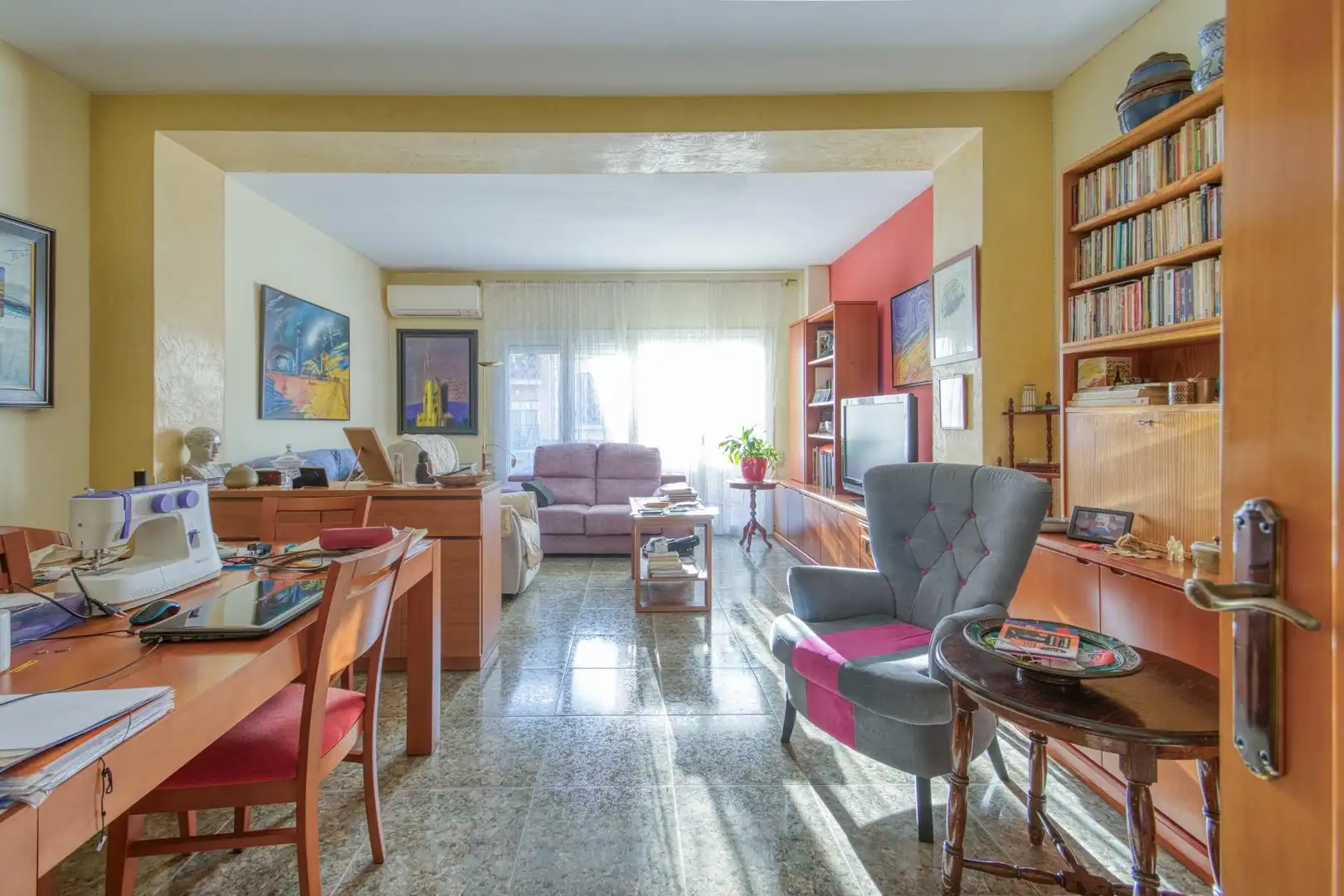 Sala d'estar de Pis en venda en Barcelona amb Aire condicionat, Terrassa i Balcó