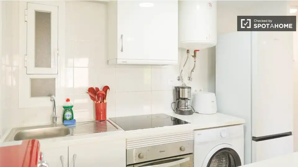 Küche von Wohnung zur Miete in Madrid mit Klimaanlage, Heizung und Möbliert