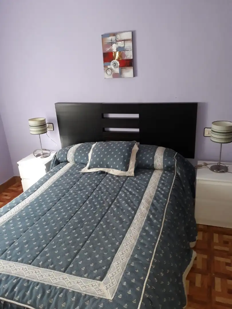 Dormitori de Pis en venda en Gijón  amb Calefacció, Parquet i Traster