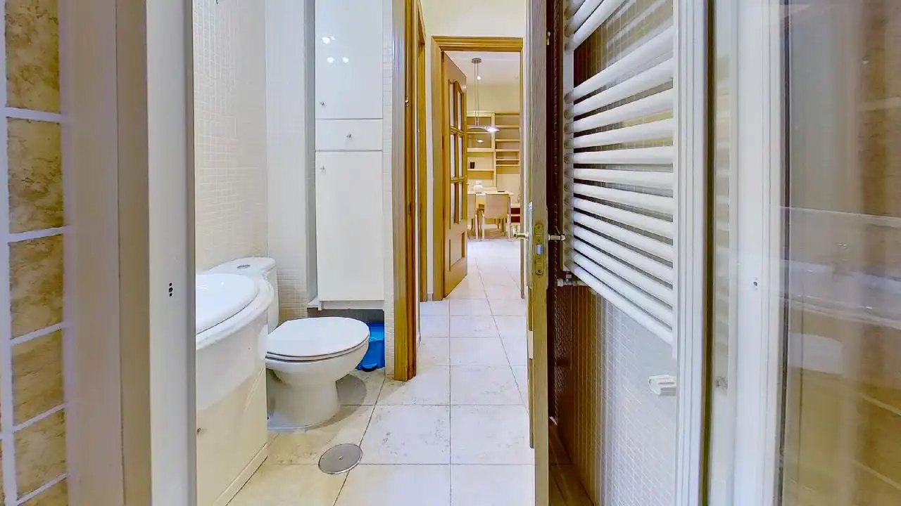 Bathroom of Flat for sale in Madrid  with Air Conditioner, Heating and Furnished