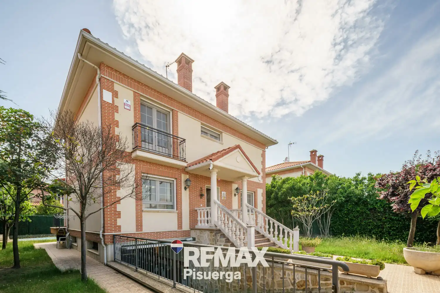 Exterior view of Houses for sale in Boecillo, Valladolid