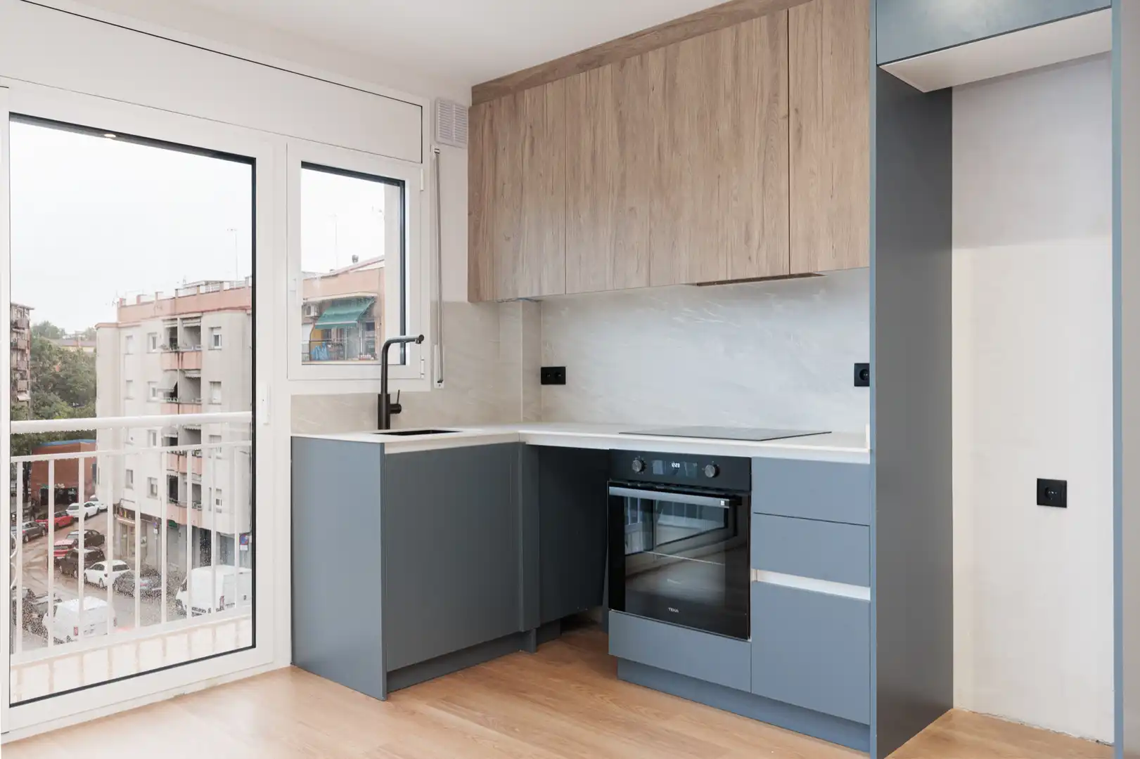 Flat with terrace for sale in Carrer de Lluís Vives, imagen 4