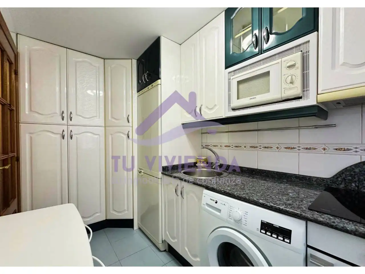 Cocina de Piso de alquiler en Valladolid con Calefacción, Terraza y Trastero
