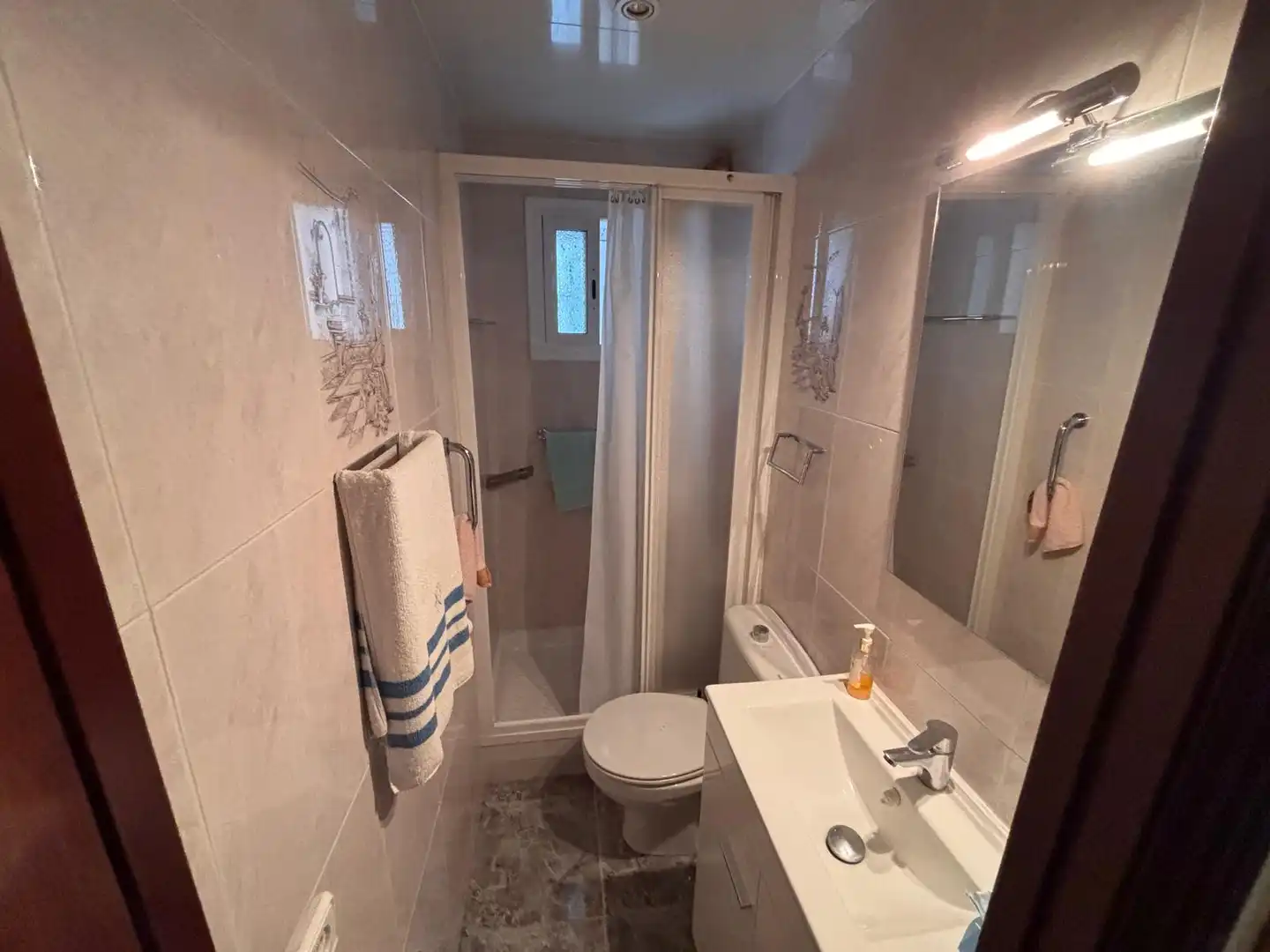 Baño de Piso en venta en Cornellà de Llobregat con Aire acondicionado y Calefacción