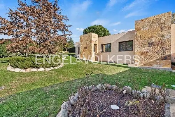 Vista exterior de Finca rústica de alquiler en Las Rozas de Madrid con Calefacción