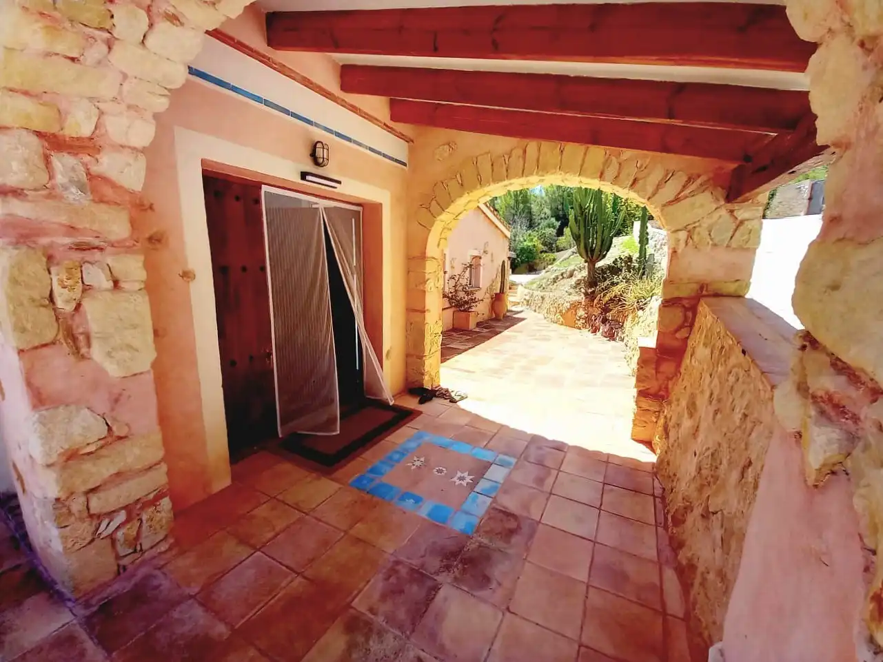 Haus oder Chalet zum Verkauf in El Castell de Guadalest mit Klimaanlage, Privatgarten und Terrasse