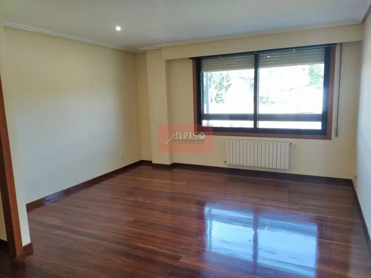 Bedroom of Apartments for rent in Ourense Capital   with Heating, Parquet flooring and Terrace