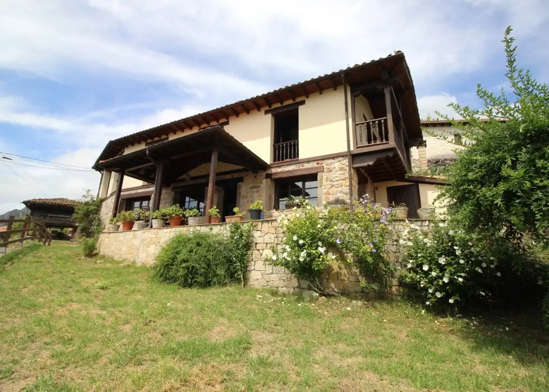 Chalet con terraza en venta en Parres, imagen 2