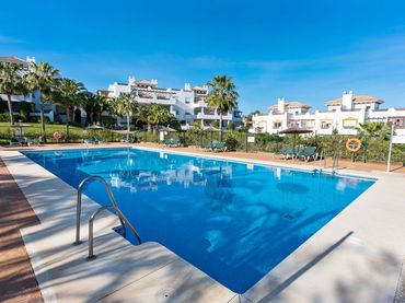 Àtic amb piscina en venda a Selwo