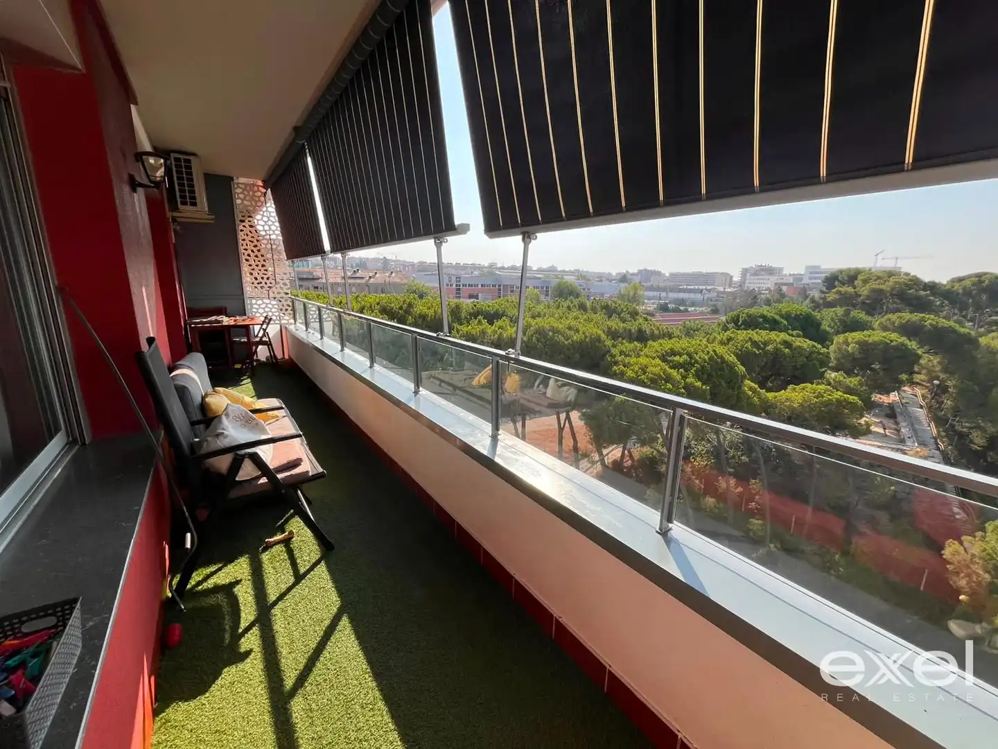 Terrasse von Wohnung zum Verkauf in Sant Joan Despí mit Klimaanlage, Heizung und Parkett