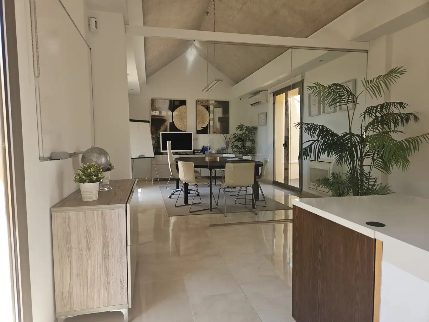 Comedor de Local en venta en Marbella con Aire acondicionado, Calefacción y Terraza