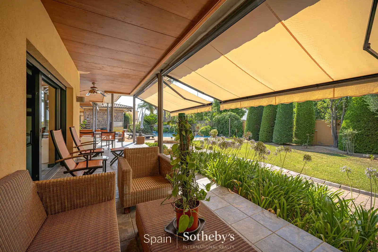 Terrassa de Casa o xalet en venda en L'Escala amb Aire condicionat, Calefacció i Jardí privat