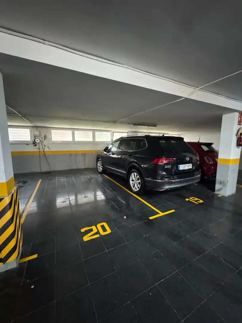 Parking de Piso de alquiler en Barcelona con Calefacción, Jardín privado y Parquet