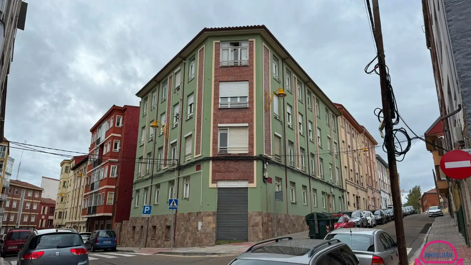 Vista exterior de Pis en venda en León Capital 