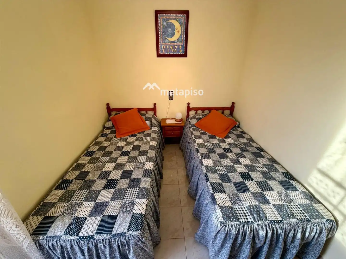 Schlafzimmer von Dachboden zum Verkauf in El Vendrell mit Klimaanlage, Heizung und Terrasse