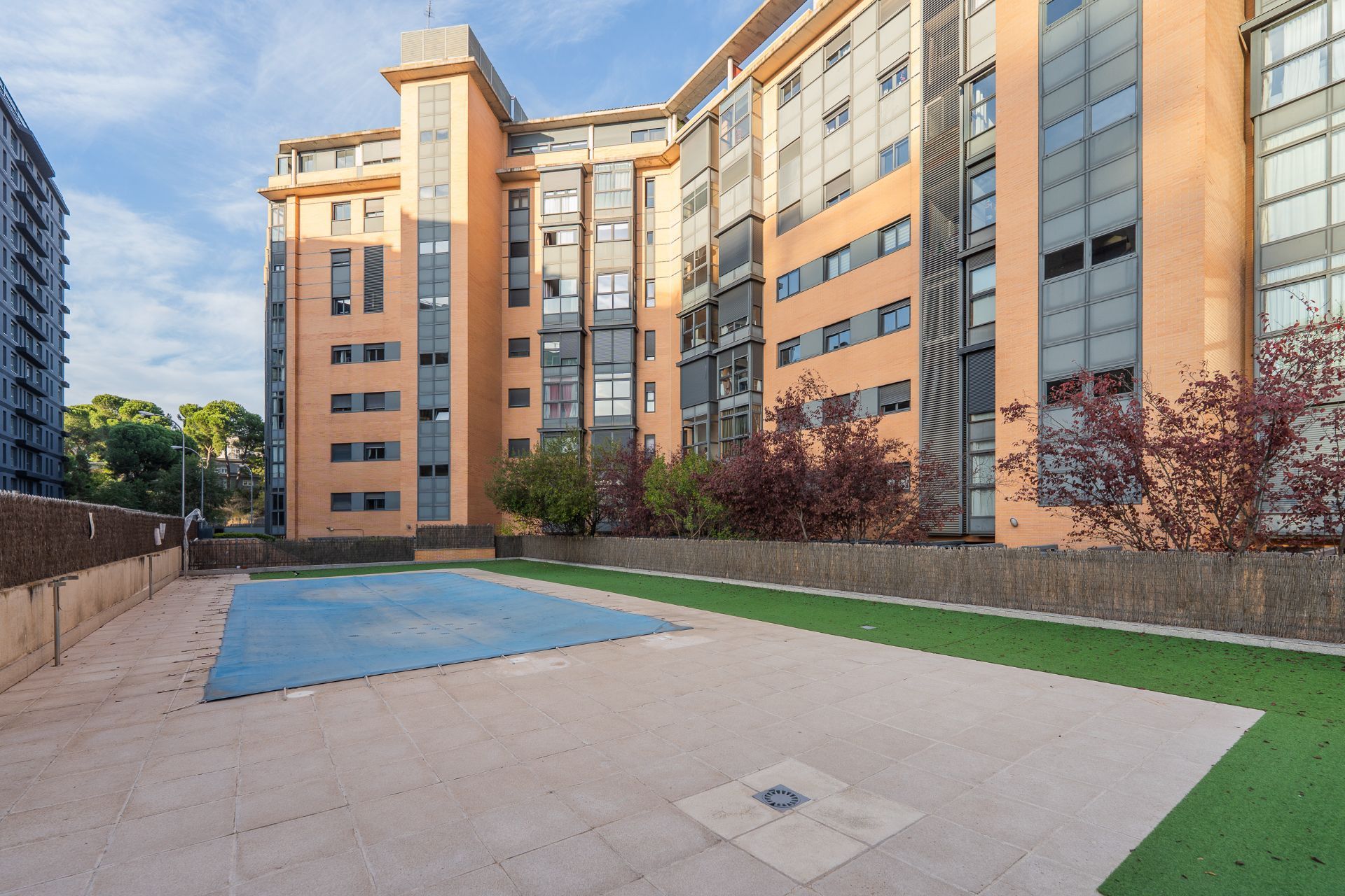 Exterior view of Apartment for sale in  Madrid Capital  with Air Conditioner, Heating and Storage room