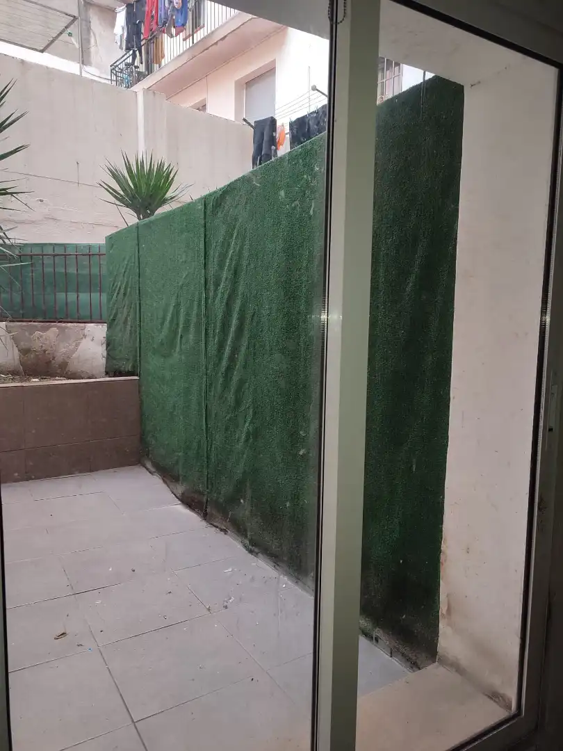 Exterior view of Ground floor for sale in Barcelona  with Air Conditioner and Alarm