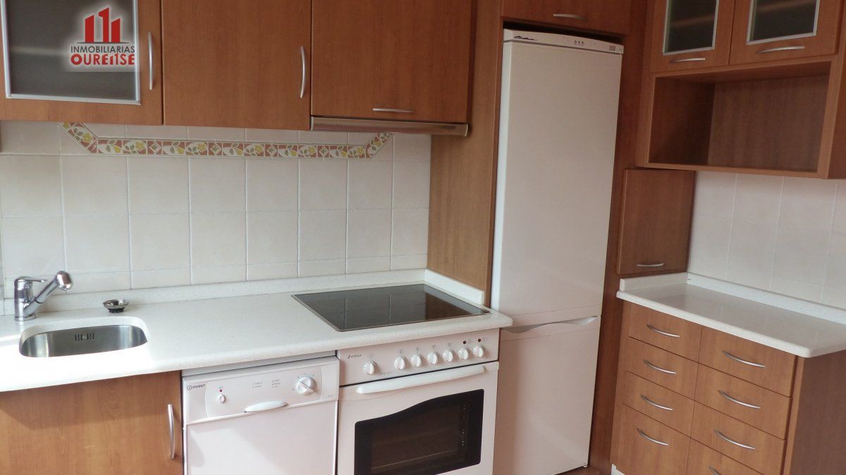 Cuina de Pis en venda en Ourense Capital  amb Calefacció i Traster