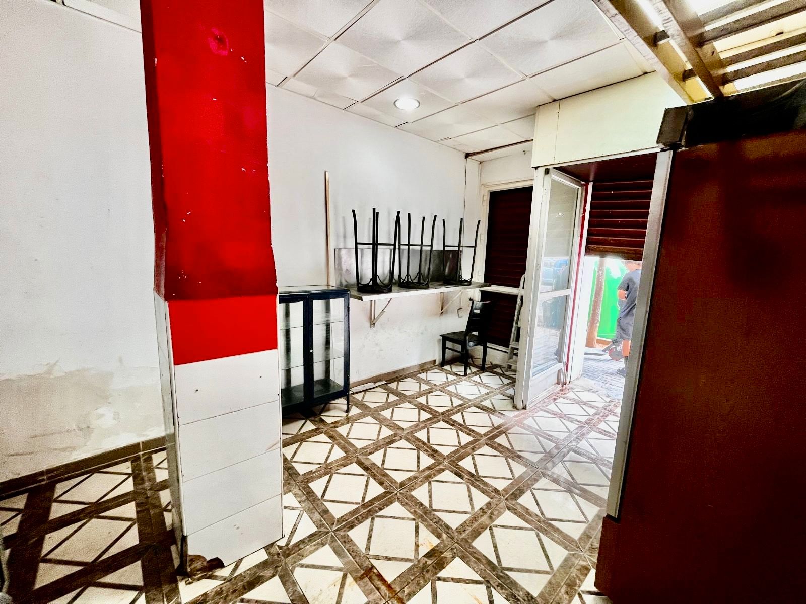 Premises for sale in  Valencia Capital  with Furnished