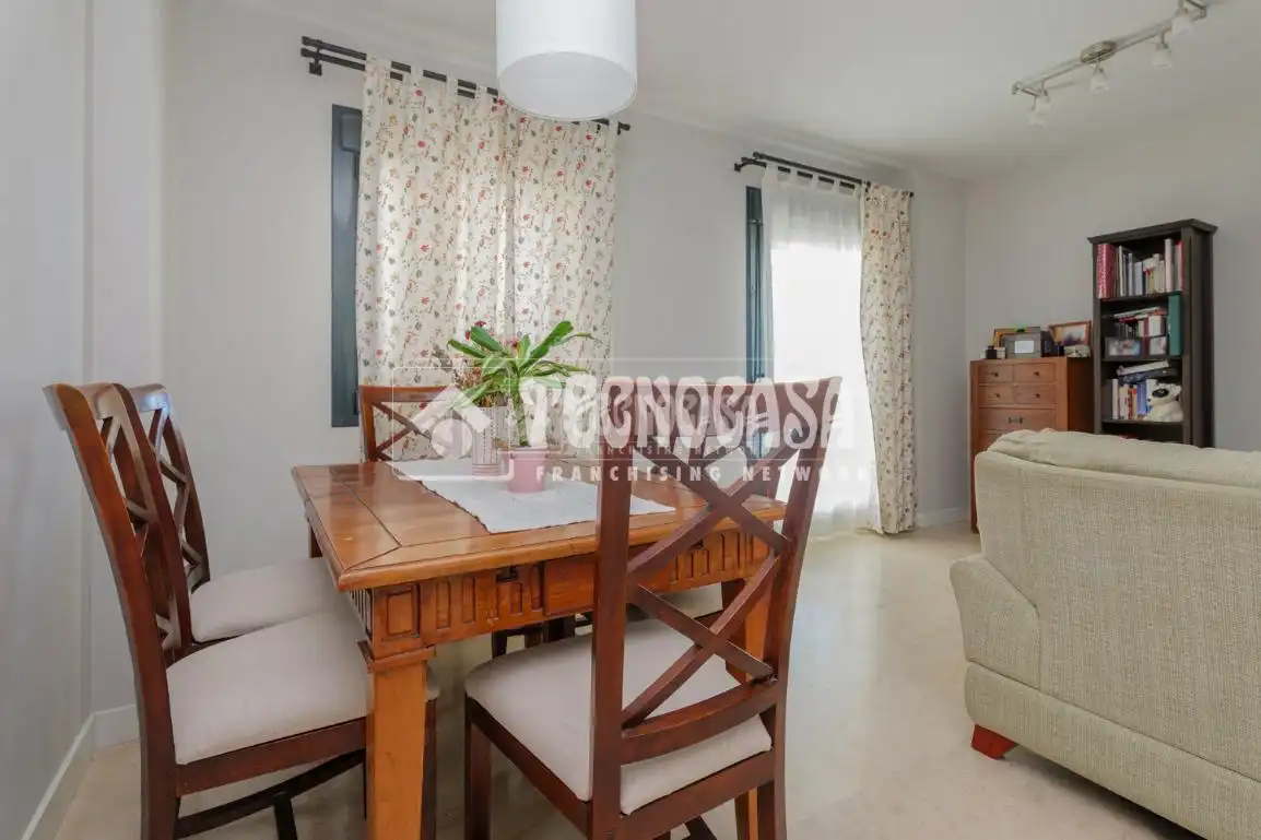 Comedor de Piso en venta en Tres Cantos con Aire acondicionado, Terraza y Amueblado