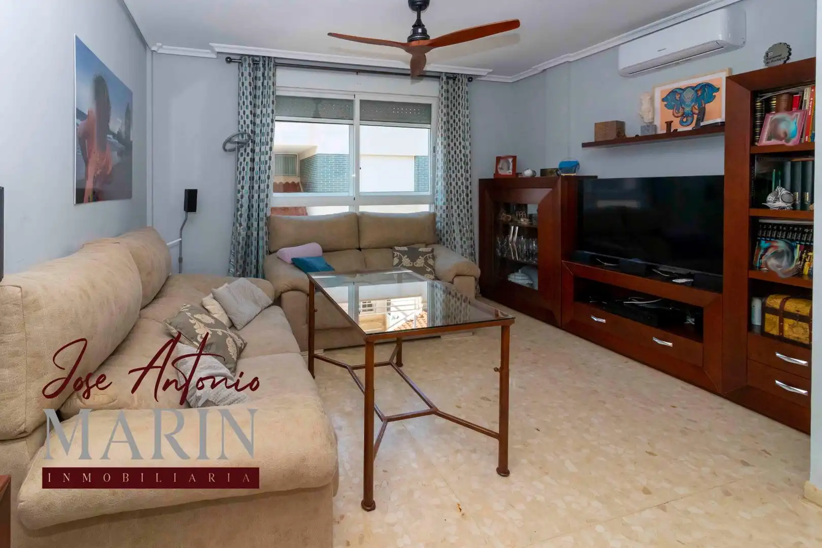 Sala de estar de Casa adosada en venta en Badajoz con Aire acondicionado, Calefacción y Trastero